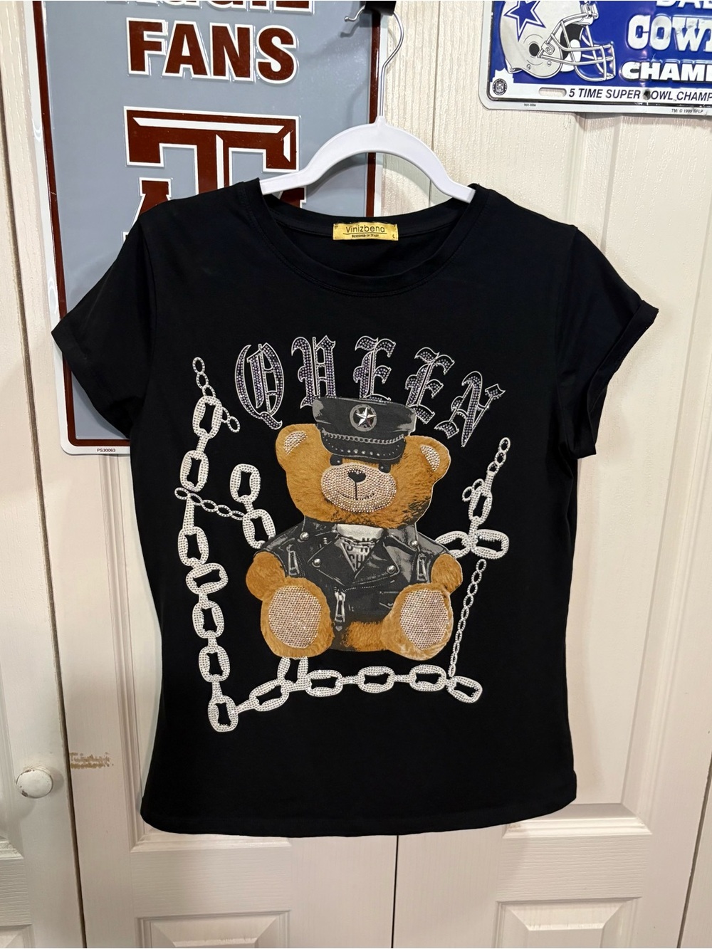 Vinizbena Women’s Queen Bear Tee